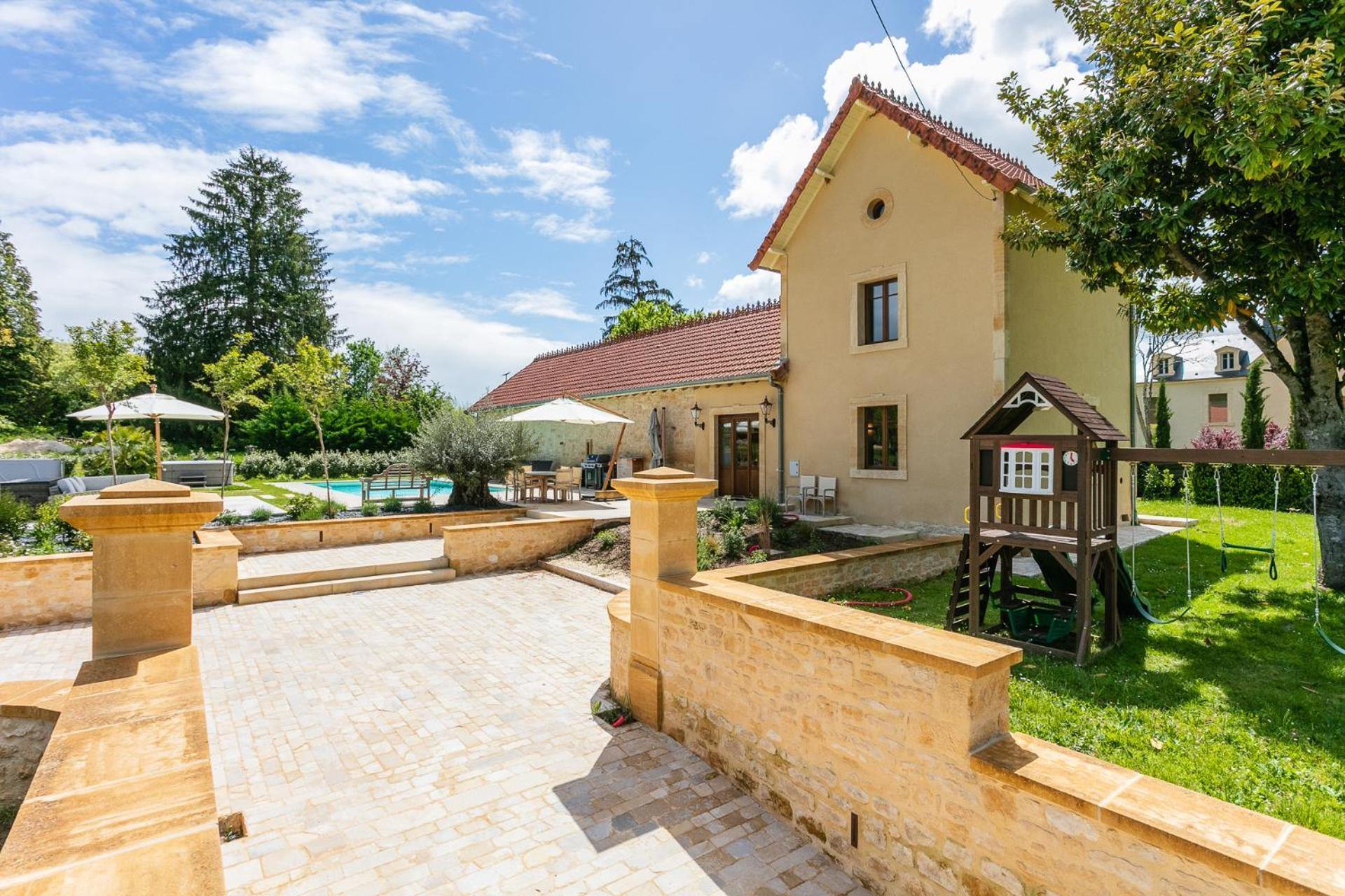 Guardian House Of Chateau Monteil With Heated Pool And Jacuzzi Villa Calviac-en-Perigord Exterior photo